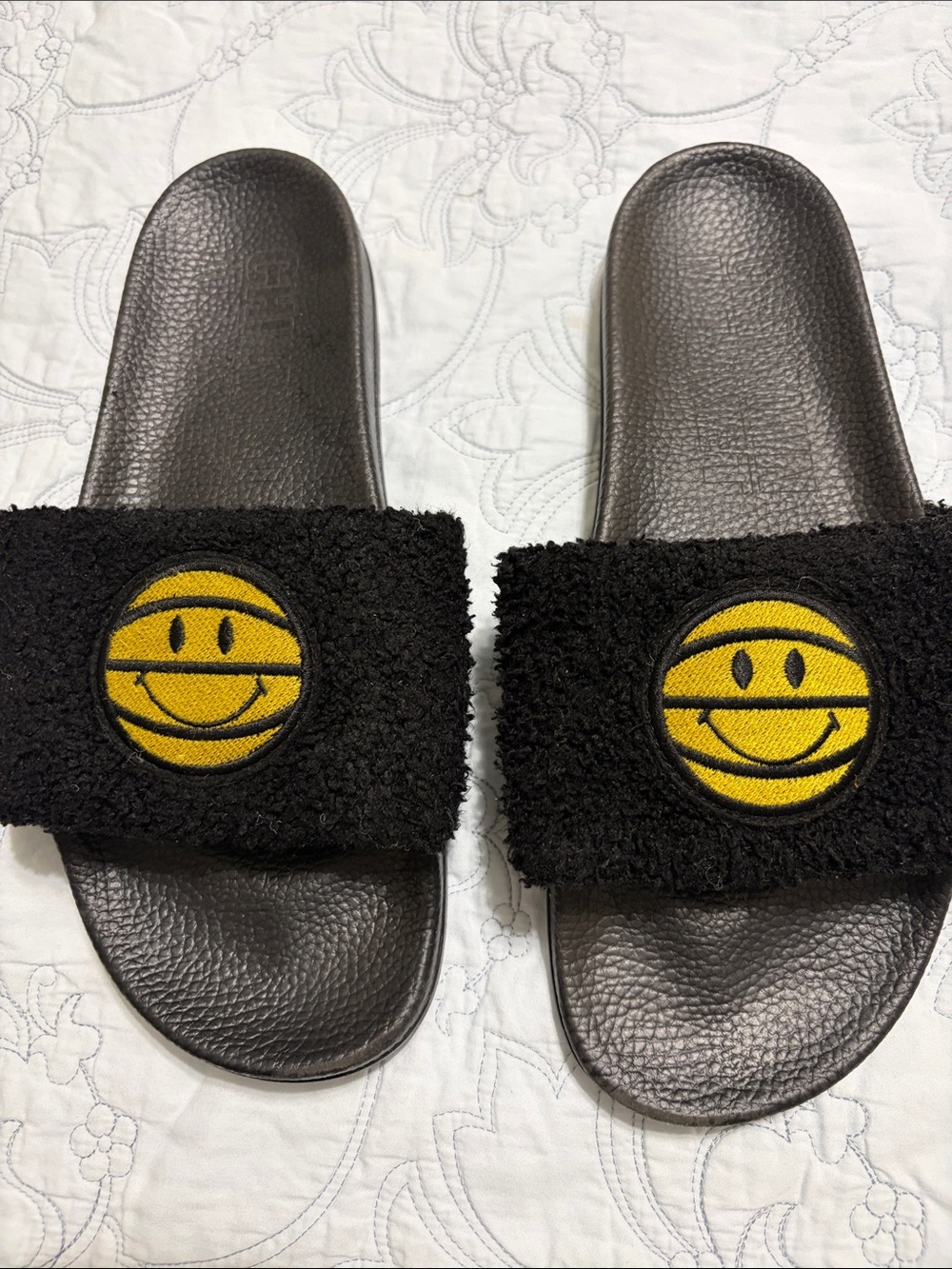 Chinatown Market Smiley Sherpa Ball Slides PreOwned Size 46/ Size USA 12